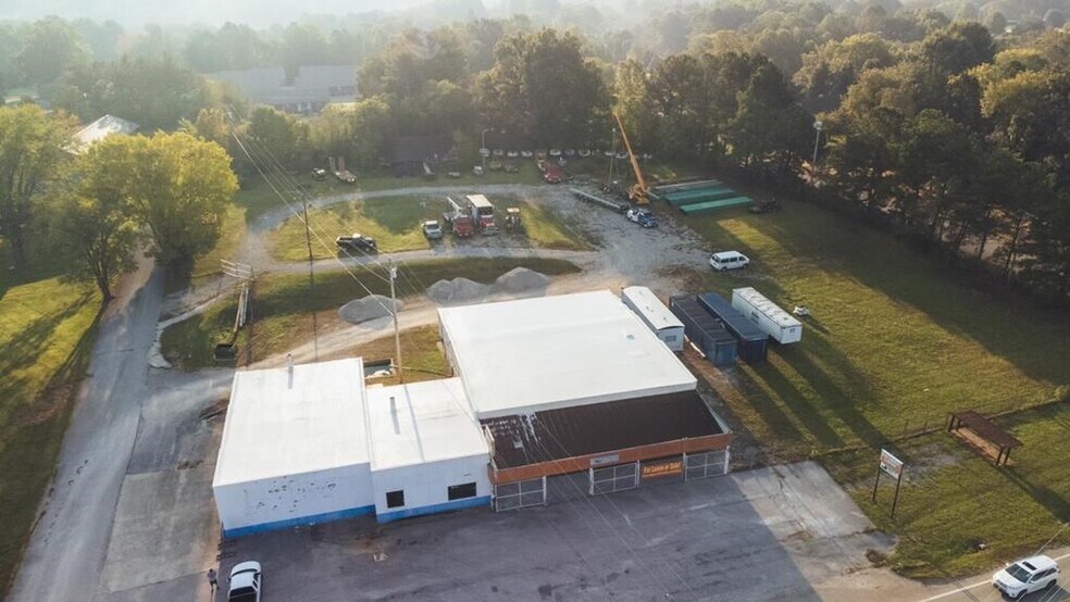 More Photos Of 1470 S Jefferson Ave, Cookeville Showroom For Sale