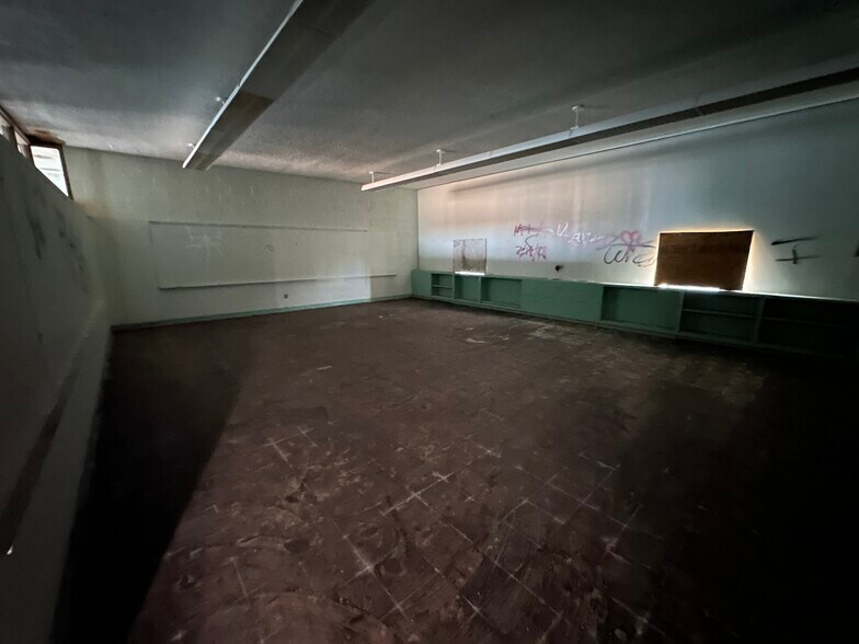 More Photos Of 1123 N Sherman St, Bay City Schools For Lease