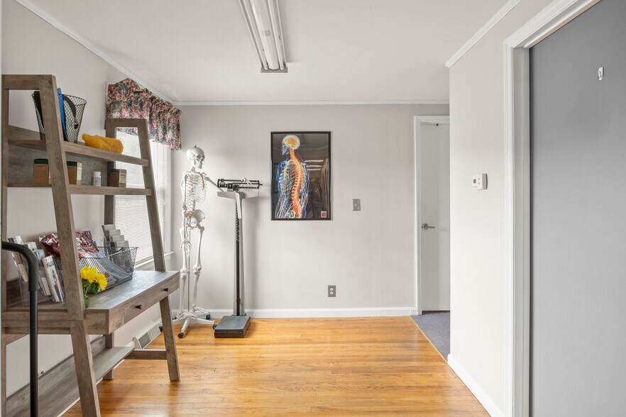 More Photos Of 322 Fairview Ave, Hudson Medical For Sale