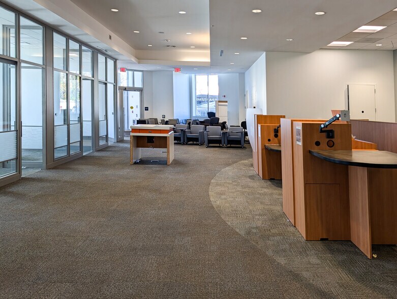 More Photos Of 4249-4251 Wisconsin Ave NW, Washington Office For Sale