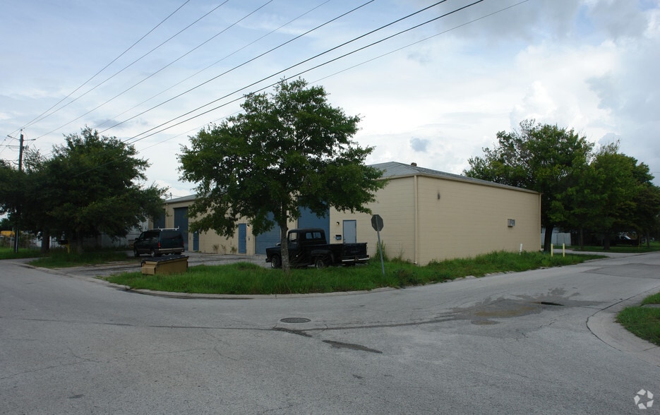 Primary Photo Of 2401 28th Ave N, Saint Petersburg Warehouse For Lease