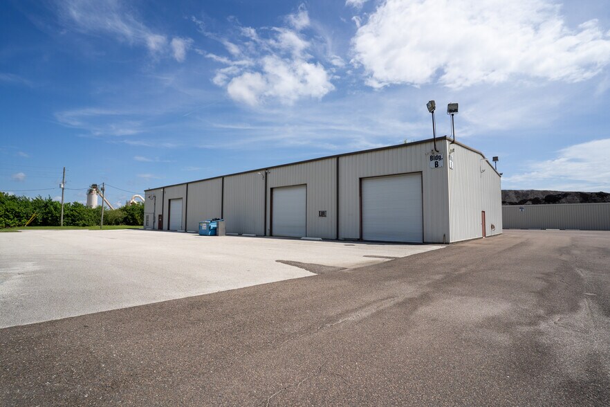 More Photos Of 12625 40th St N, Clearwater Warehouse For Sale