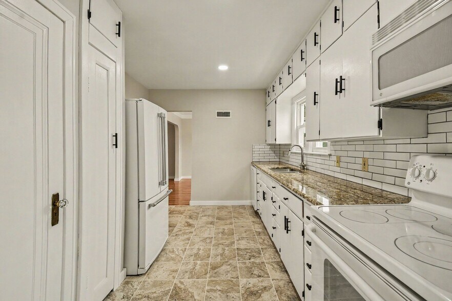 More Photos Of 380 S Main St, Freeland Office Residential For Sale