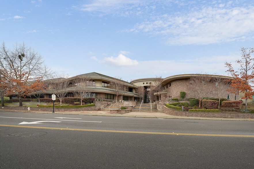 More Photos Of 500 La Gonda Way, Danville Office For Lease