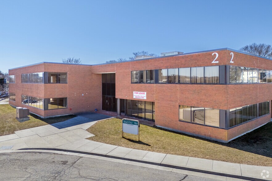 Primary Photo Of 2 Shaws Cv, New London Medical For Sale