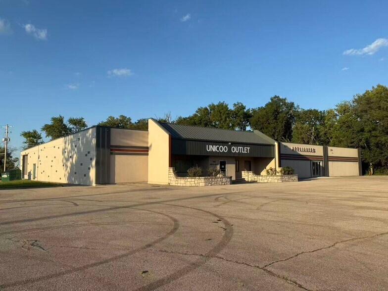 More Photos Of 7410 Sni-A-Bar Rd, Kansas City Manufacturing For Lease