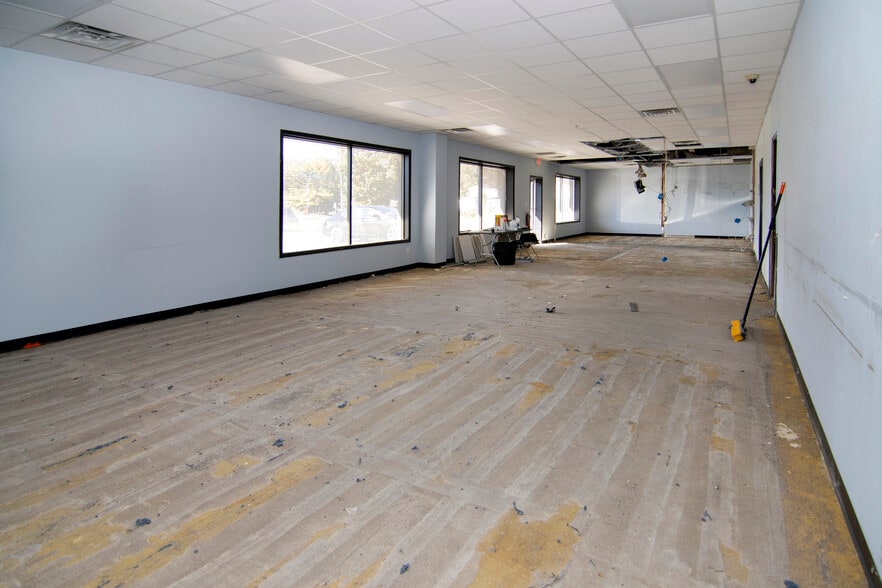 More Photos Of 1250 N Black Horse Pike, Williamstown Showroom For Sale