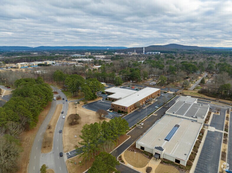 More Photos Of 5021 Bradford Dr NW, Huntsville Office Residential For Lease