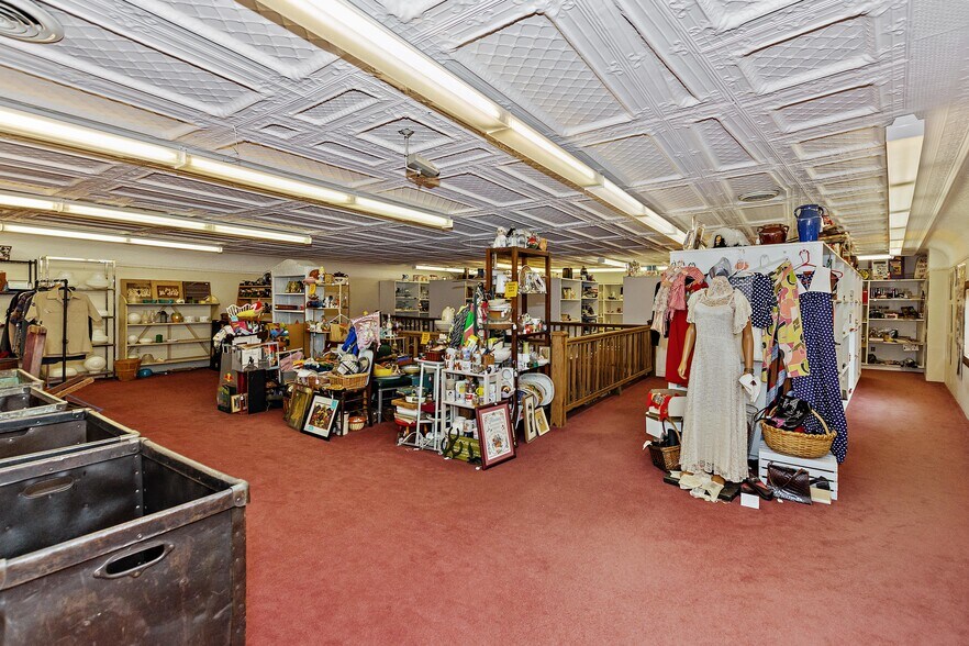 More Photos Of 109 Main St, Putnam General Retail For Sale