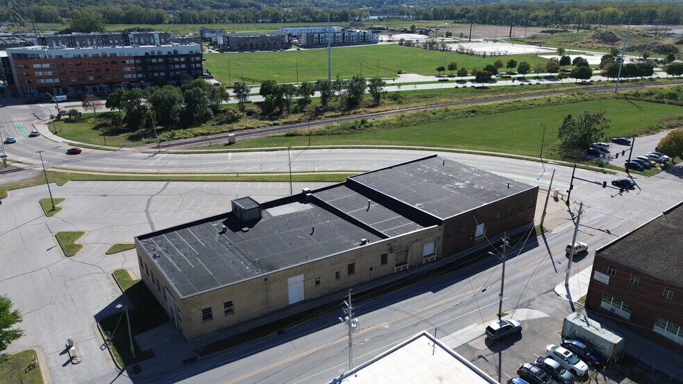 More Photos Of 1100 Cherry St, Des Moines Warehouse For Lease