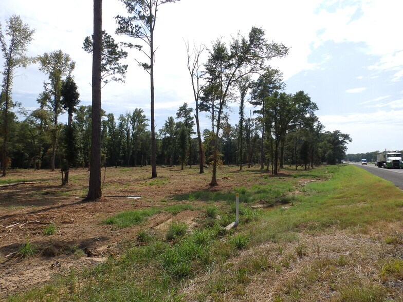 More Photos Of 16393 Highway 31, Tyler Land For Sale