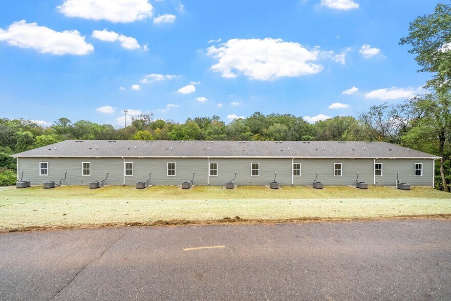 More Photos Of 329 Cedar Ct, Clarksville Apartments For Sale