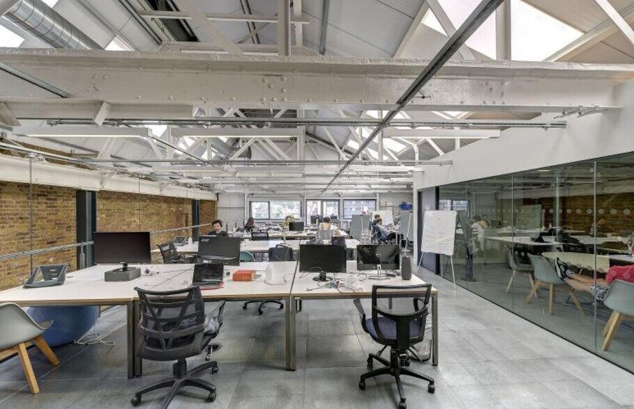 More Photos Of Clements Rd, London Office For Lease