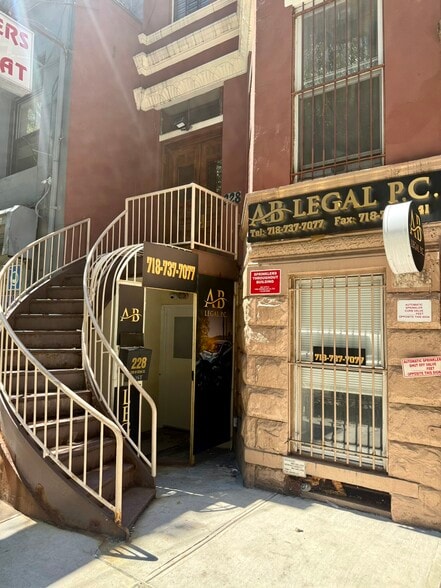 More Photos Of 228 W 82nd St, New York Apartments For Lease