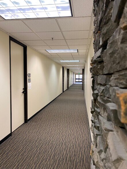 More Photos Of 16885 W Bernardo Dr, San Diego Loft Creative Space For Lease