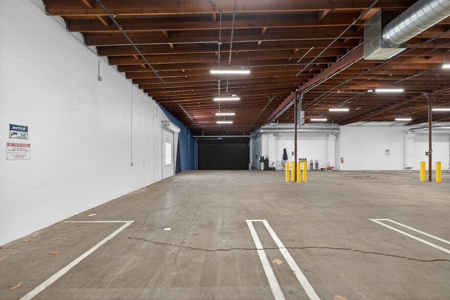 More Photos Of 1322-1326 Obispo Ave, Long Beach Warehouse For Lease