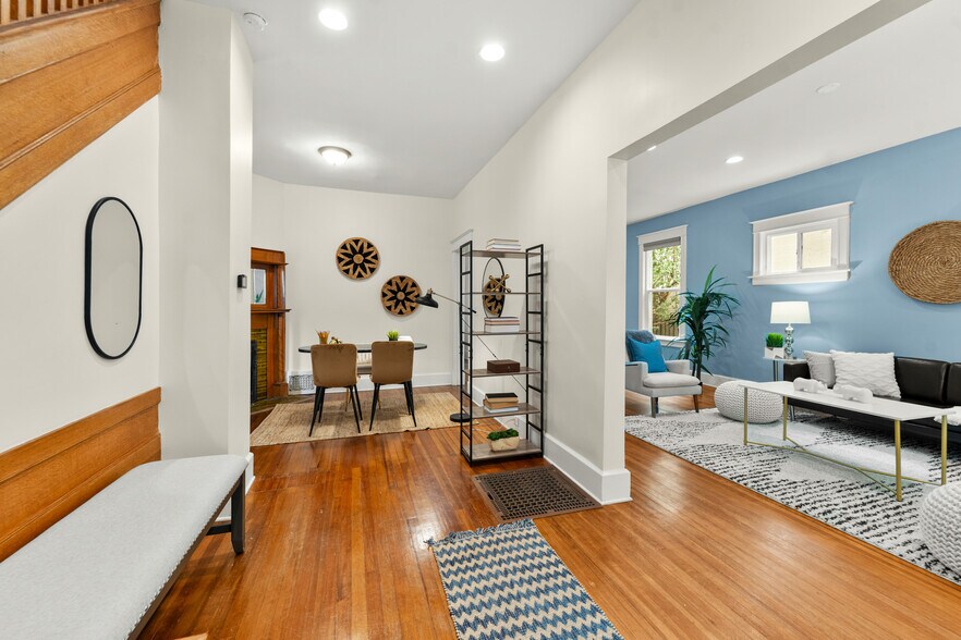 More Photos Of 1516 Cook St, Denver Light Distribution For Sale