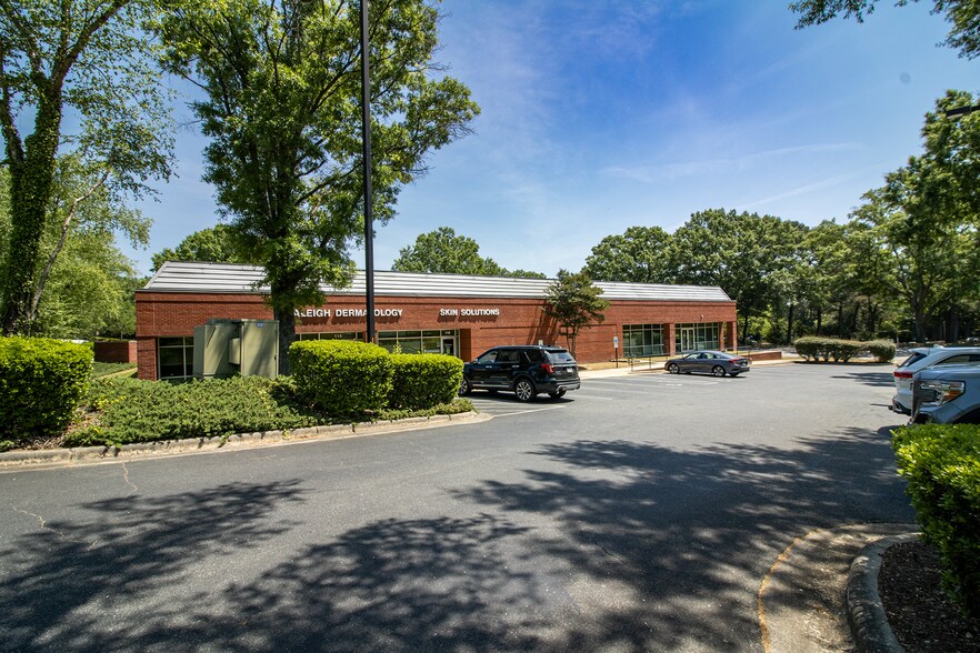More Photos Of 800 Springfield Commons Dr, Raleigh Medical For Sale
