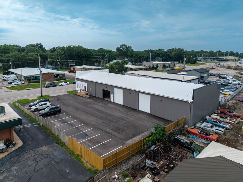 Primary Photo Of 415 S Kansas Ave, Olathe Warehouse For Lease