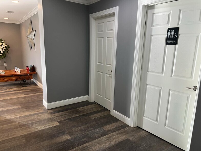 More Photos Of 1828 Braly Ln, Pulaski Light Distribution For Sale