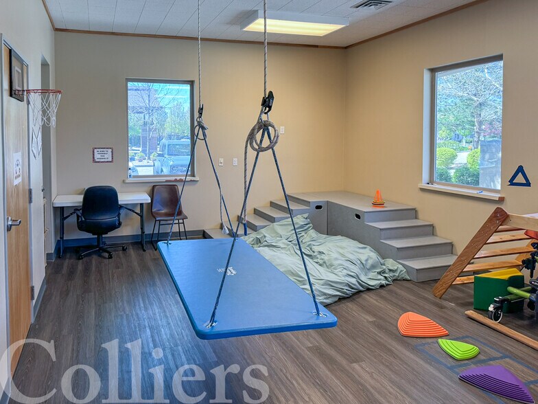 More Photos Of 2273 E Gala St, Meridian Office For Sale