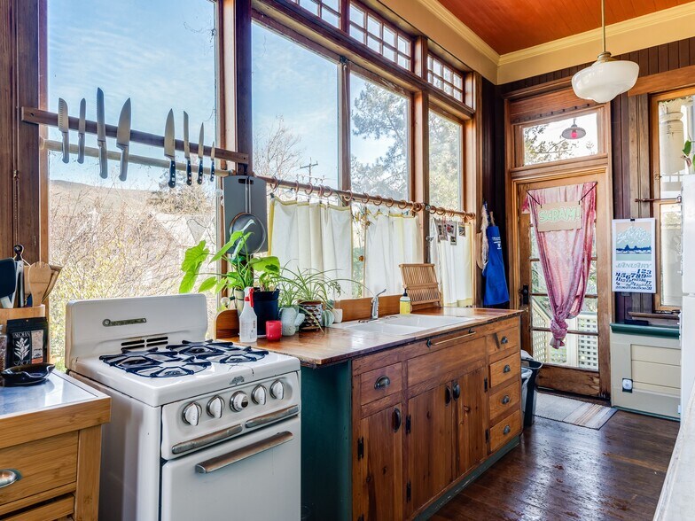 More Photos Of 687 Islay St, San Luis Obispo Apartments For Sale