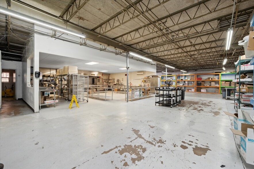 More Photos Of 1100-1104 E Berks St, Philadelphia Flex For Sale