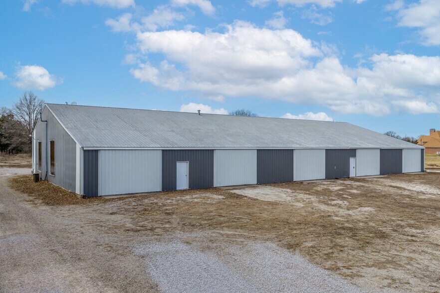 More Photos Of 31197 Wingate Rd, Sedalia Flex For Lease