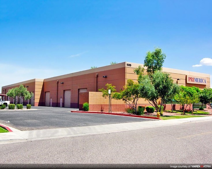 More Photos Of 1595 N 113th Ave, Avondale Showroom For Lease