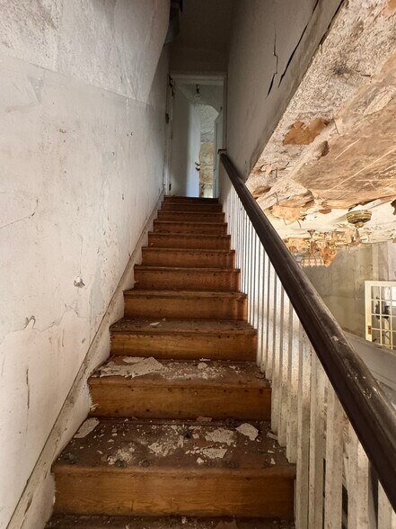 More Photos Of 238 N 53rd St, Philadelphia Funeral Home For Sale