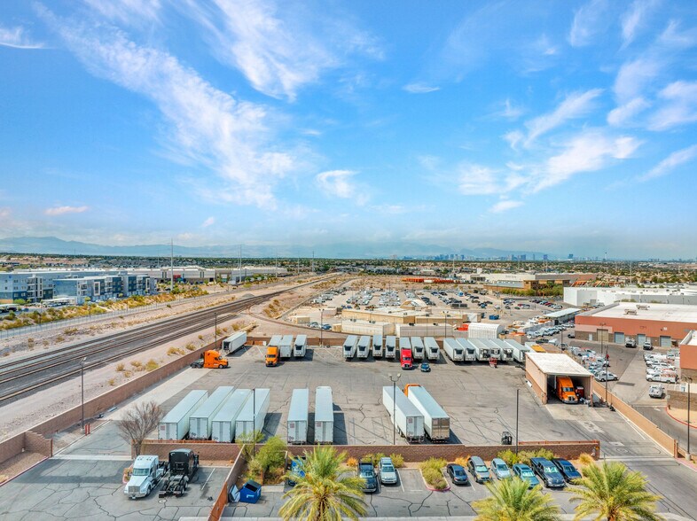 More Photos Of 60 Corporate Park Dr, Henderson Distribution For Lease