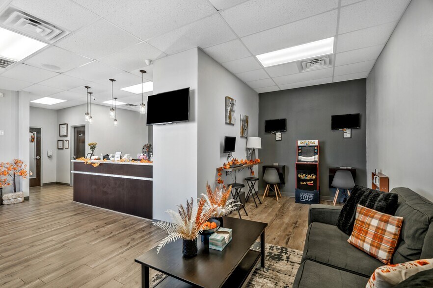 More Photos Of 5111 Troup Hwy, Tyler Storefront For Sale