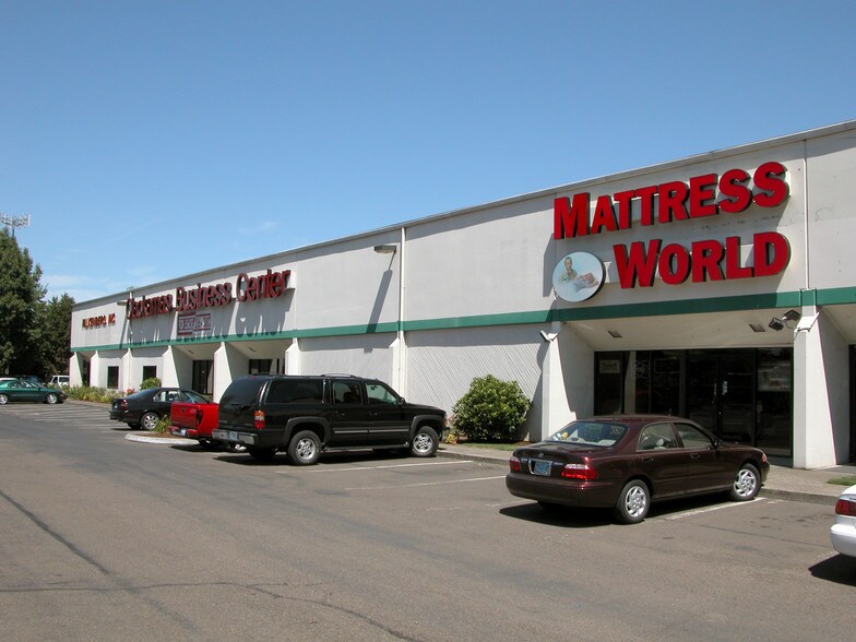 More Photos Of 8825 SE Jannsen Rd, Clackamas Unknown For Lease