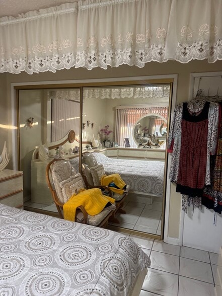 More Photos Of 410 Fischer St, Glendale Apartments For Sale