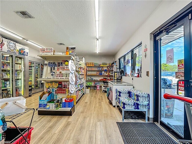 More Photos Of 4443 Loblolly Bay Rd, LaBelle General Retail For Sale