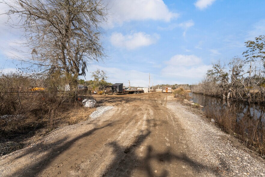 More Photos Of 302 McPhersonville Church Rd, Yemassee Industrial For Sale