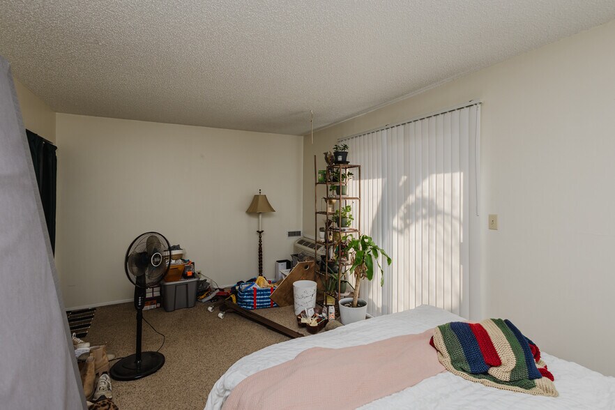 More Photos Of 401 E Avenue A, Hutchinson Apartments For Sale