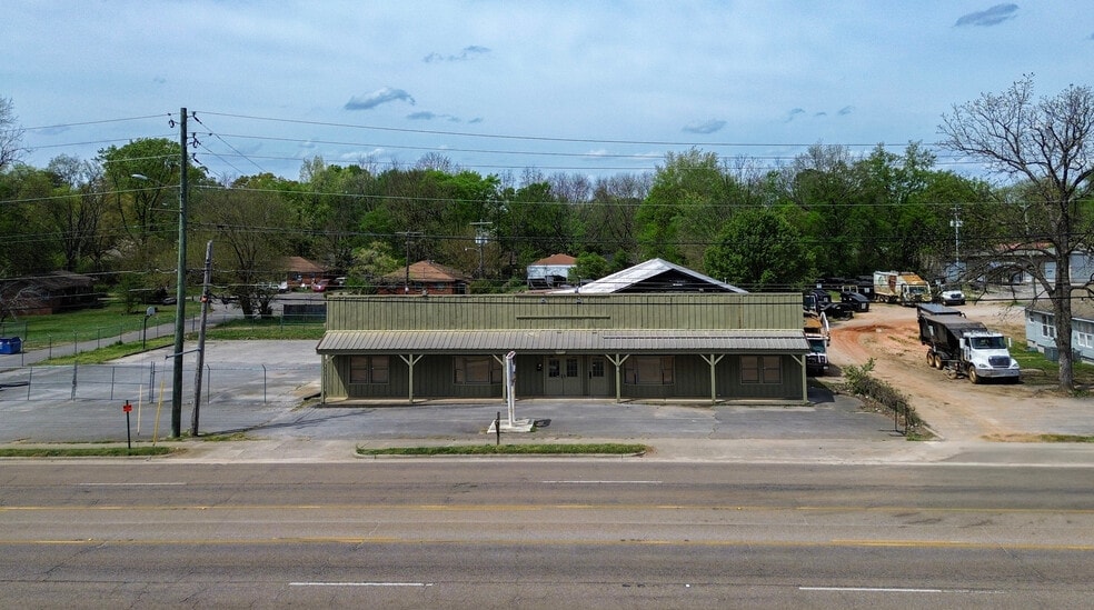 More Photos Of 2121 Meridian Ave, Huntsville Flex For Lease