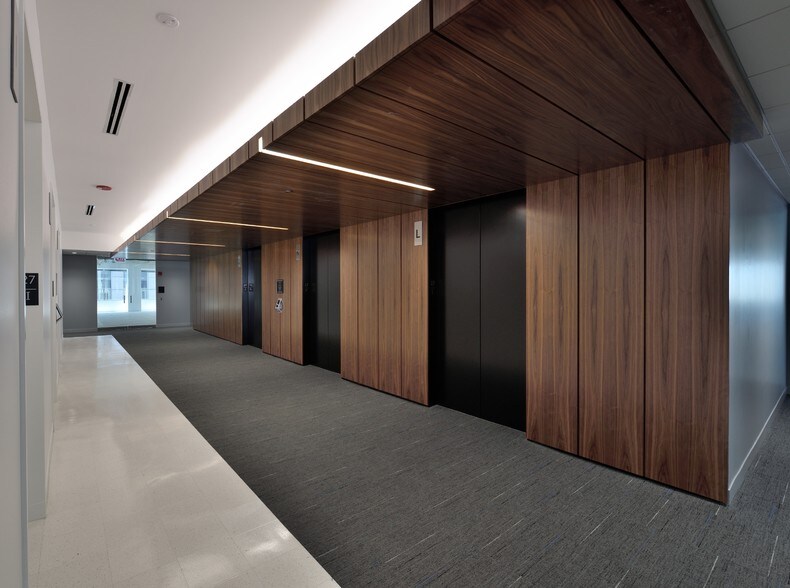 More Photos Of 200 W Adams St, Chicago Office For Lease