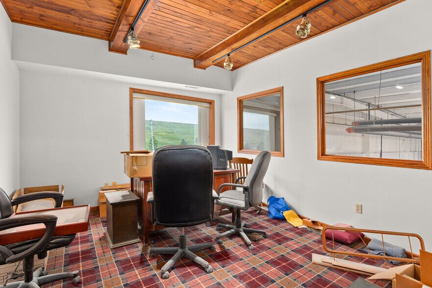 More Photos Of 2000 Ashley Rd, Morris Manufacturing For Lease