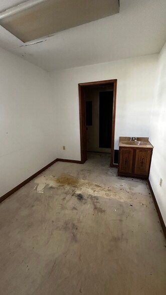 More Photos Of 156 NJ-45, Mannington Township Storefront Retail Office For Lease