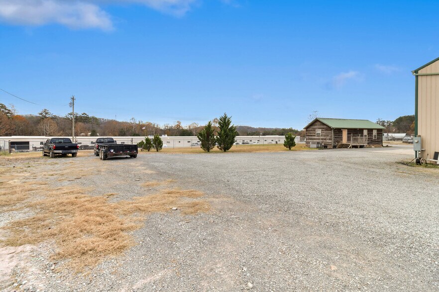 More Photos Of 372 Jones St, Decatur Warehouse For Sale