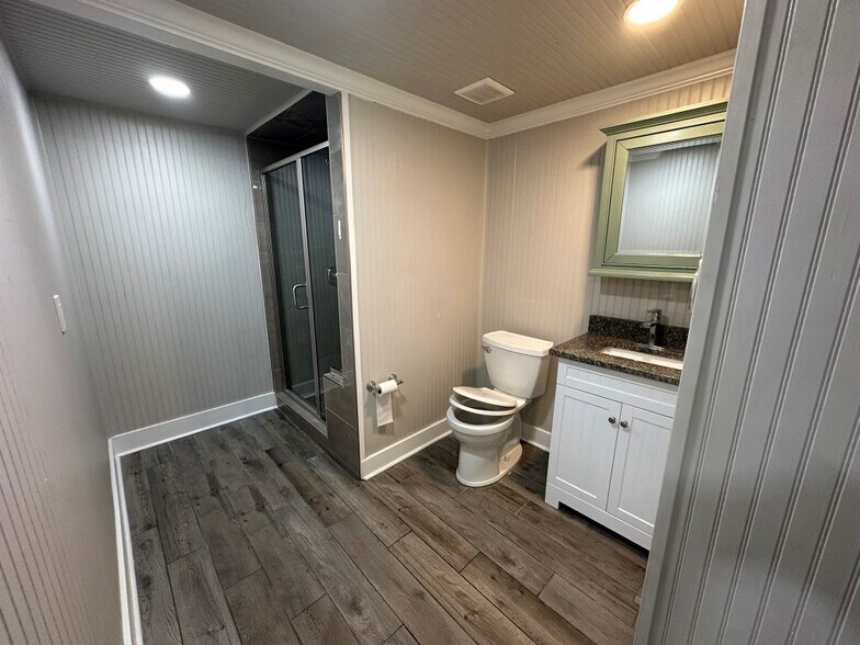 More Photos Of 1662 Murfreesboro Rd, Woodbury General Retail For Sale