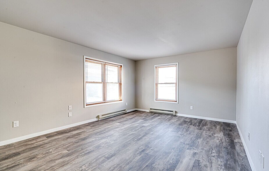 More Photos Of 825-835 Wisconsin St, Oshkosh Apartments For Sale