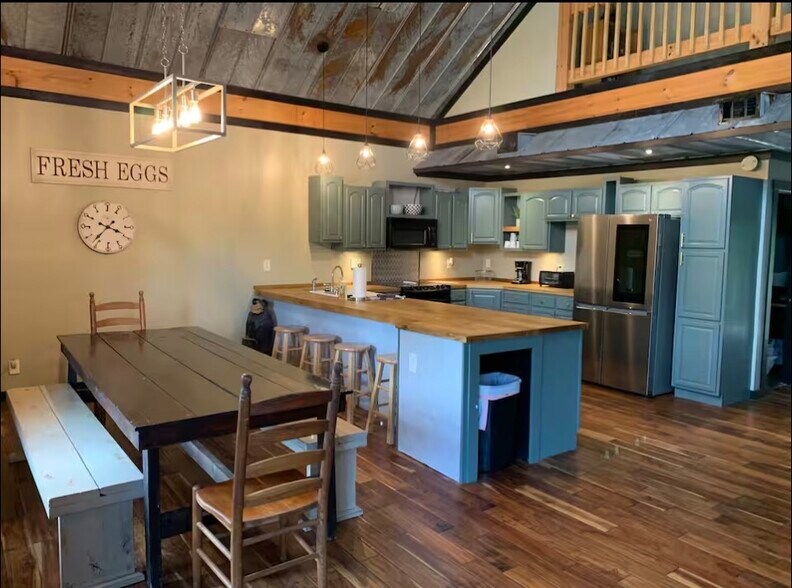 More Photos Of 33 Rose Petal Ln, Ellijay General Retail For Sale