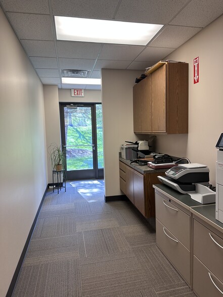 More Photos Of 5380 Cascade Rd SE, Grand Rapids Office For Lease