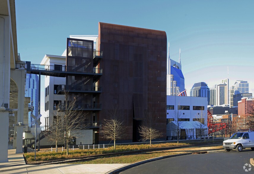 More Photos Of 2 Victory Ave, Nashville Office Residential For Lease