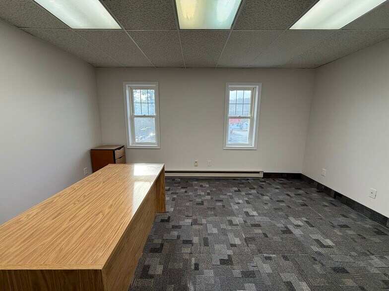 More Photos Of 625 Chandler St, Worcester Storefront Retail Office For Lease