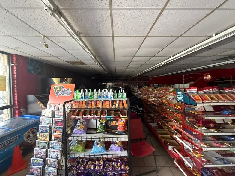 More Photos Of 319 Choctaw Ave, Savanna Convenience Store For Sale