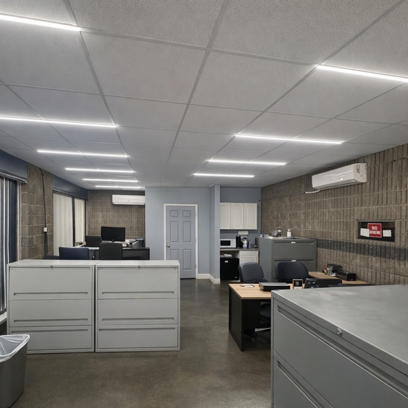 More Photos Of 436 Spencer St, Staten Island Warehouse For Lease